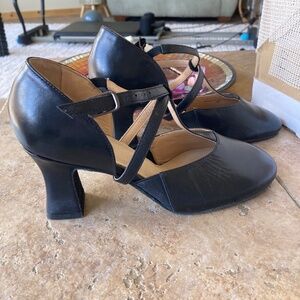 Roxy Dance/Character Shoes